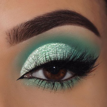 pastel green makeup
