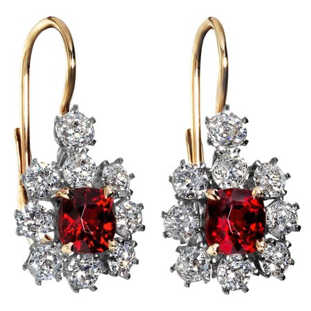 Edwardian 4.12ct Vivid Red Burma Spinel Diamond Cluster Hanging Drop Earrings For Sale at 1stDibs