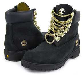 TIMBERLAND BLACK BOOTS WITH GOLD CHAIN on The Hunt