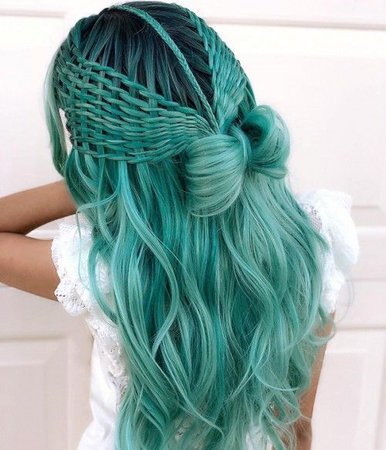 Gorgeous Mermaid Hairstyle Design