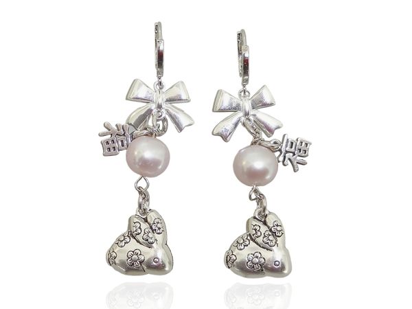 ribbon rabbit pearl earring - MOMENTEL JEWELRY