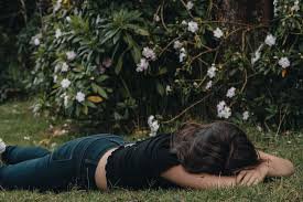 aesthetic girl on the ground - Google Search