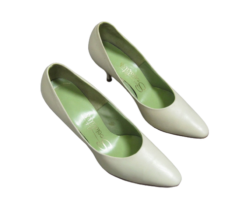 Vintage 1950s 1960s White Leather Heels. 1950s 1960s Wedding High Heels. Off White HIgh Heels.