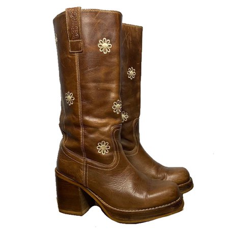 brown leather boots w flower details