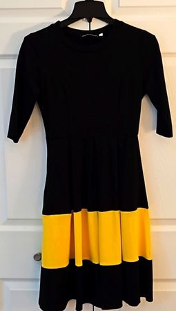 Retro black and yellow dress