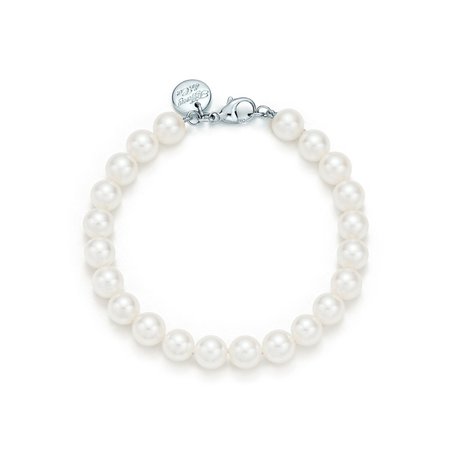 Tiffany Essential Pearls bracelet of Akoya pearls with an 18k white gold clasp