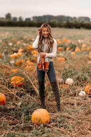 fall outfit inspo pumpkin patch