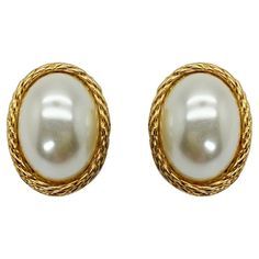 Vintage Oval Pearl Earrings 1980s