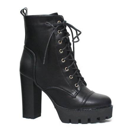 Black high heels boots