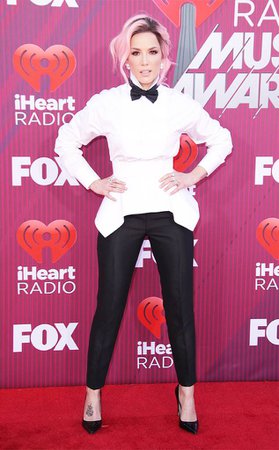 Halsey from 2019 iHeartRadio Music Awards Red Carpet Fashion