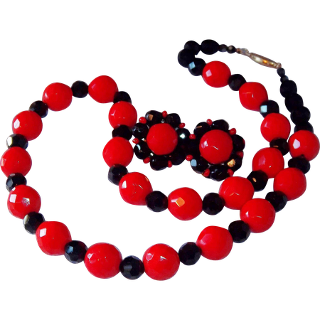 red and black beaded necklace png transparent - Google Search
