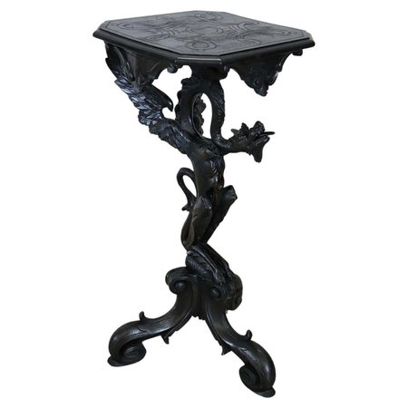 19th Century Gothic Syle Carved Walnut Gueridon Table or Pedestal Table For Sale at 1stDibs
