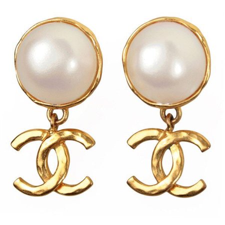 chanel pearl earrings