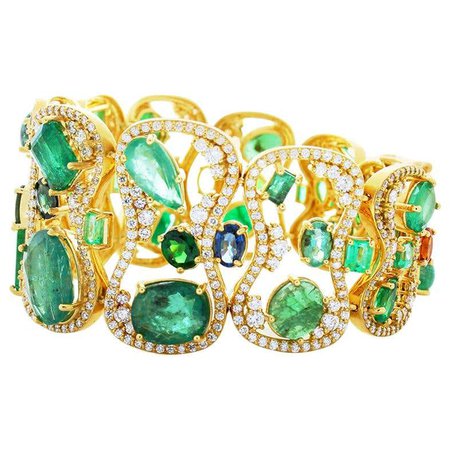 44.10 Carat Total Emerald Cut Emerald and Diamond Bracelet in 18 Karat Gold For Sale at 1stDibs
