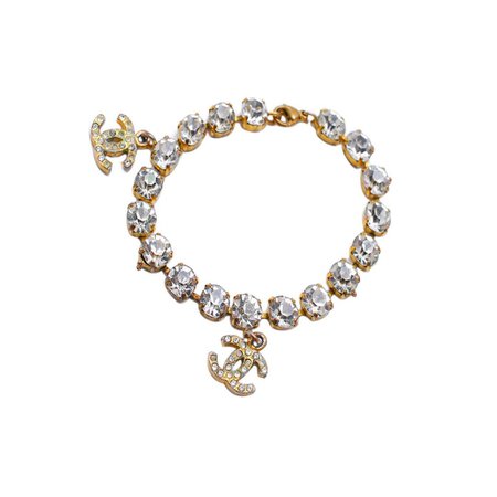 INTO IT ( ¤̴̶̷̤́ ‧̫̮ ¤̴̶̷̤̀ ) sur Instagram : Chanel Double Gold Rhinestone Bracelet Price: 990 USD Purchase on website or Tap to Shop #archive #repurpose #luxury #lux #louis…