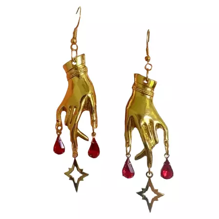 Witch Aesthetic Hands Earrings 🔮 BOOGZEL CLOTHING – Boogzel Clothing