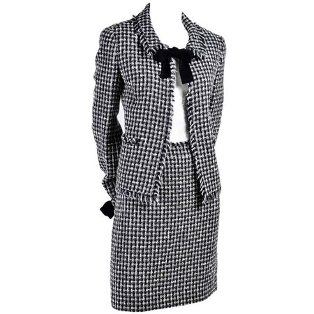 Chanel Black and White Lesage Tweed Suit with Bows and Fringe, 2004 For Sale at 1stdibs