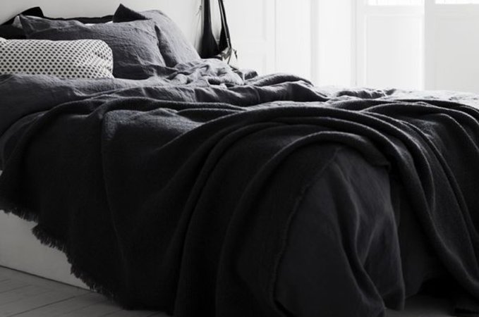 black bedsheets