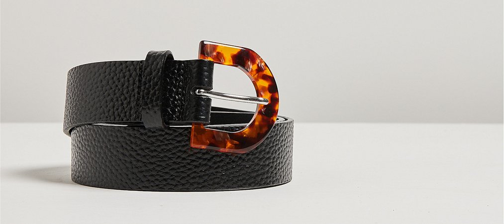 Tortoiseshell Resin Buckle Black Leather Waist Belt | Oliver Bonas