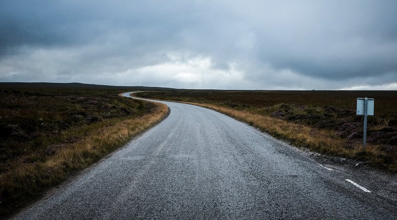 How to Drive on Single Track Roads in Scotland - Trakke Travelogue