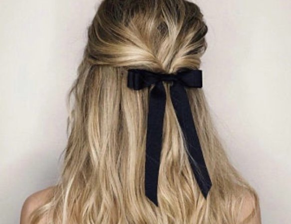 hairstyle with bow