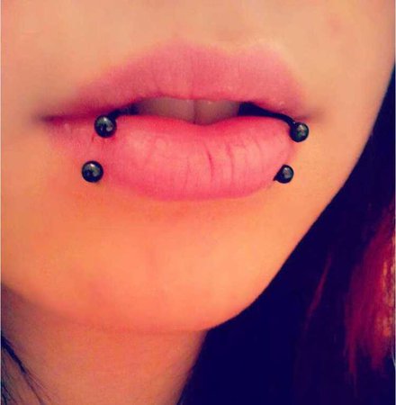 snakebite piercings