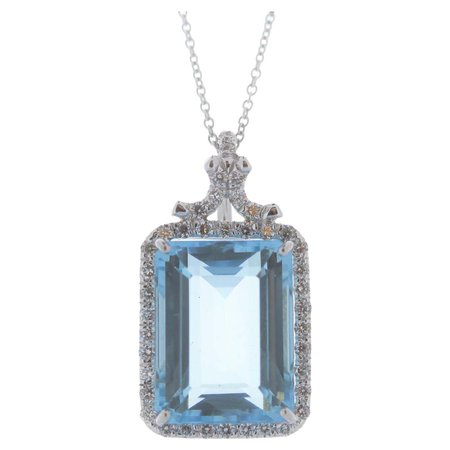 8.68 Carat Emerald Cut Aquamarine and Diamond Pendant Necklace in 18 K White Gold For Sale at 1stDibs