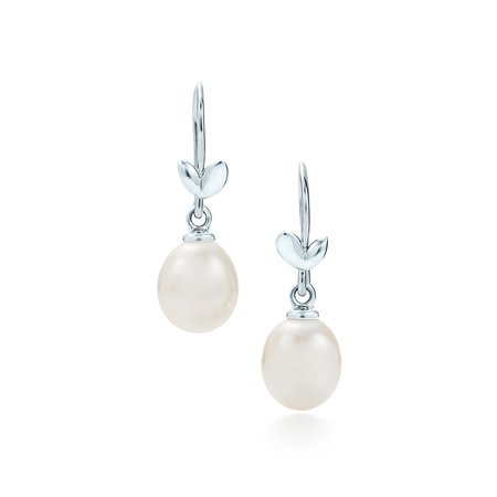 Paloma Picasso® Olive Leaf drop earrings in sterling silver with pearls. | Tiffany & Co.