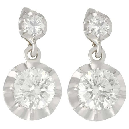 Antique 2.22 Carat Diamond and White Gold Drop Earrings, 1930s For Sale at 1stDibs