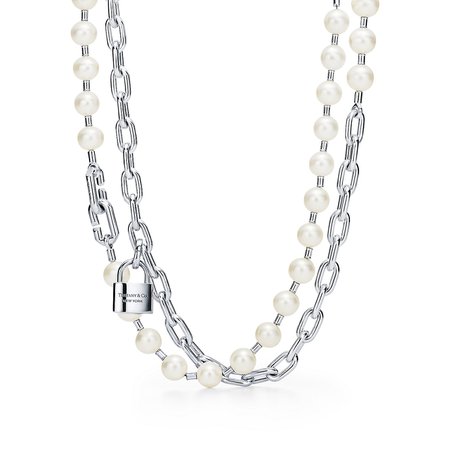 Tiffany HardWear freshwater pearl lock necklace in sterling silver. | Tiffany & Co.
