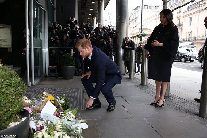 Harry and Meghan's tribute to Christchurch victims at New Zealand House | Daily Mail Online