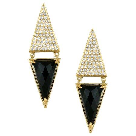 18 Yellow Karat Gold Art Deco Style Triangle Drop Earrings with Black Onyx For Sale at 1stDibs
