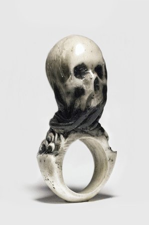 MACABRE GADGETS skull ring veil
