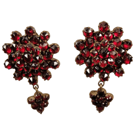 Victorian-Bohemian-Garnet-Earrings-Antique-full-1A-700:10.10-00000000-f.png (720×720)