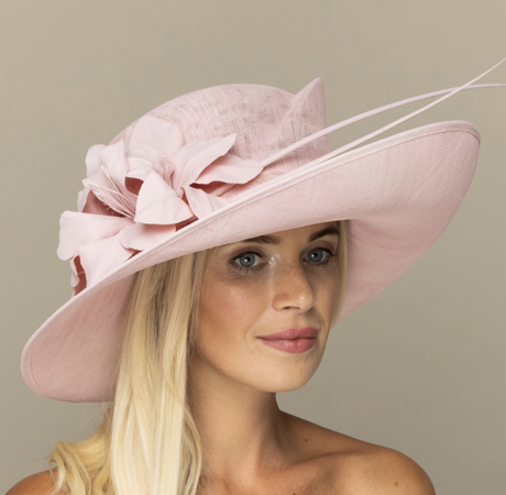 pink hat