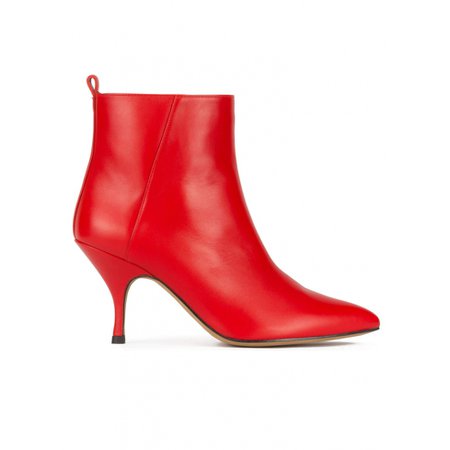 Curved heel pointy toe ankle boots in red leather . PURA LOPEZ