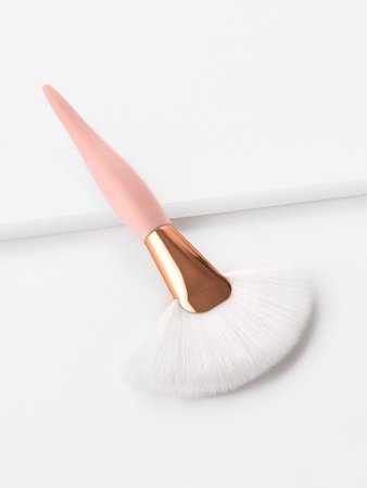 Fan Makeup Brush