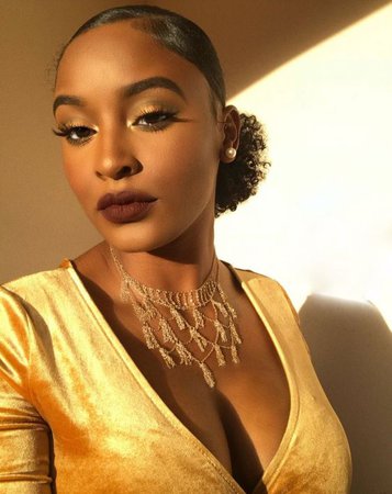 Brown and Gold Makeup 1
