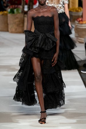 Tiered Lace Gown by Oscar de la Renta | Moda Operandi