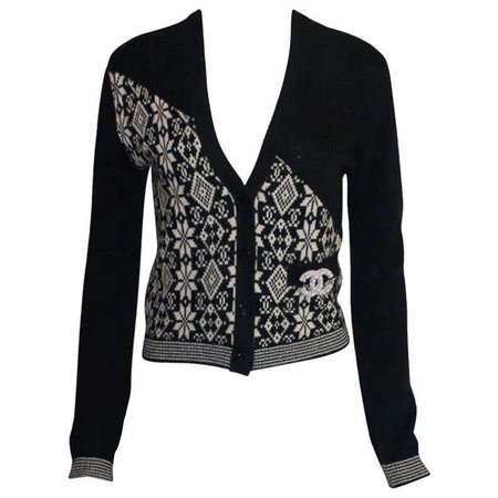 Chanel Monochrome CC Logo Intarsia Cashmere Knit Cardigan Jacket For Sale at 1stDibs