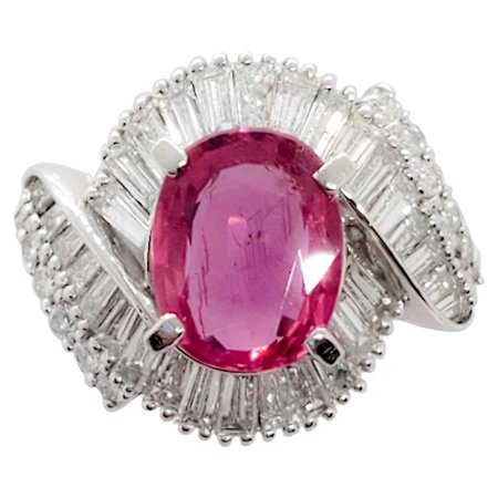 Mozambique Purplish Pink Sapphire Oval and White Diamond Cocktail Ring For Sale at 1stDibs