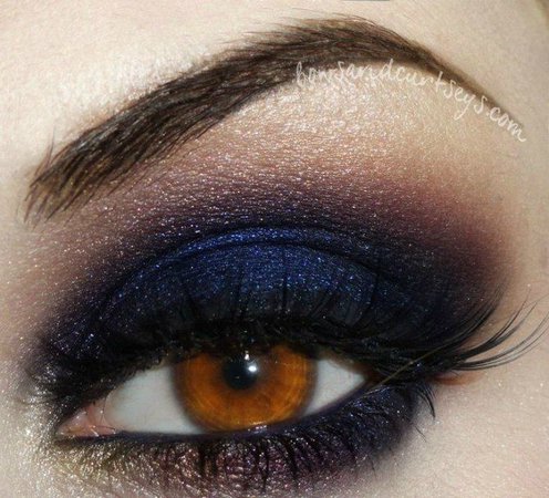 Beauty Trend To Try: Navy Eyeshadow - Breakfast With Audrey