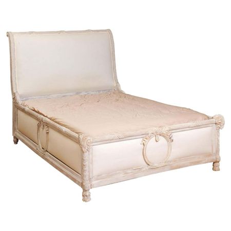 Swedish Late 18th Century Neoclassical Painted Queen Size Bed with Medallions For Sale at 1stDibs