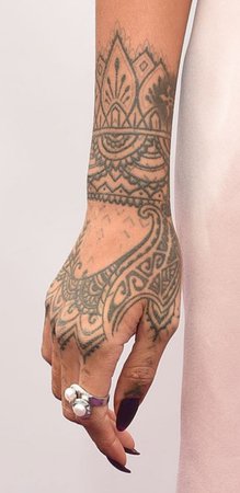 hand tattoo RIHANNA