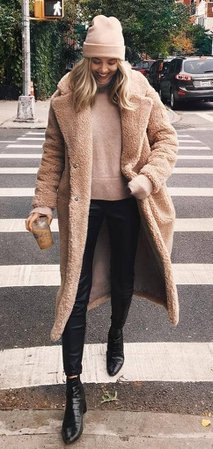 16 Teddy Coat Outfit Ideas That Are Super Cozy - Society19