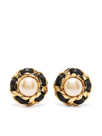 Chanel Pre-Owned 1970s pearl-embellished clip-on Earrings - Farfetch