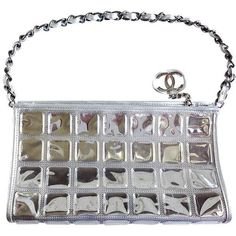 Pre-owned MINT Chanel ✿*ﾟ08 CRUISE Ice Cube Clutch Bag Handbag ($1,350) ❤ liked on Polyvore featuring bags, handbags, clutches, handbags and purses, white handbags, mint purse, transparent purse, see… Mais