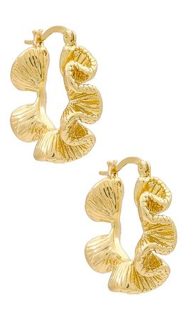 Amber Sceats x REVOLVE Wave Hoops in Gold | REVOLVE