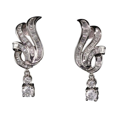 Vintage Estate 18 Karat White Gold Diamond Earrings For Sale at 1stDibs