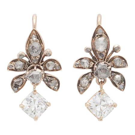 Diamond Flower Drop Cushion and Rose Cut Diamond 18 Karat Gold Earrings For Sale at 1stDibs